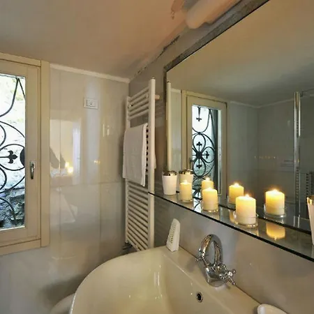 Lucia Villa
